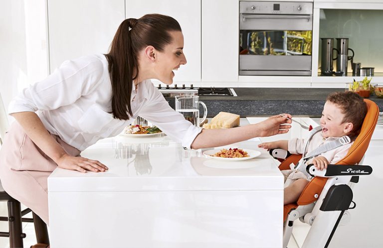 Cuándo poner al bebé en la trona